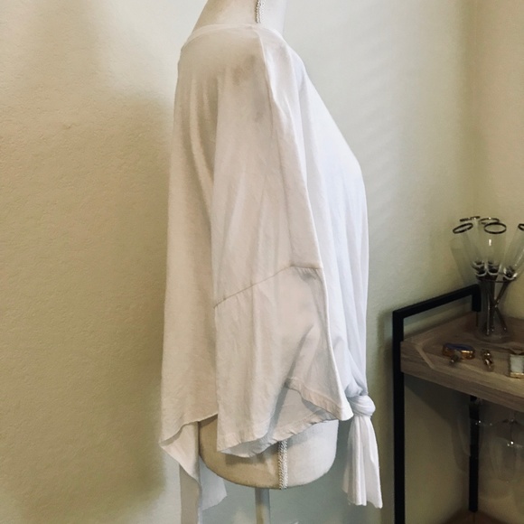 Front Knot T-Shirt - Picture 3 of 5